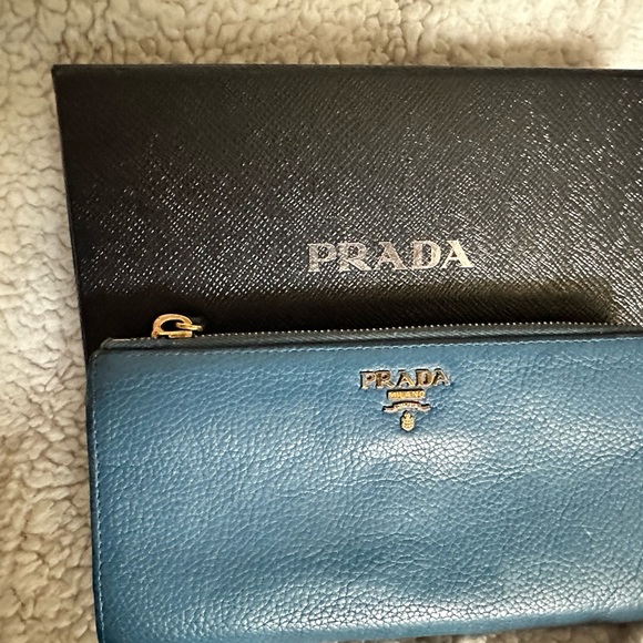 Prada wallet - Picture 1 of 16